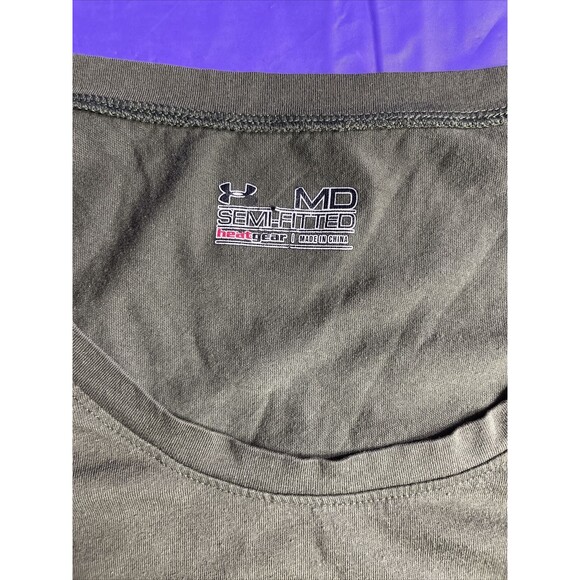 Under Armour Women’s Semi‎ Fitted Tshirt Size Medium - Picture 3 of 5